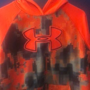 Youth xl hoodie Under Armour